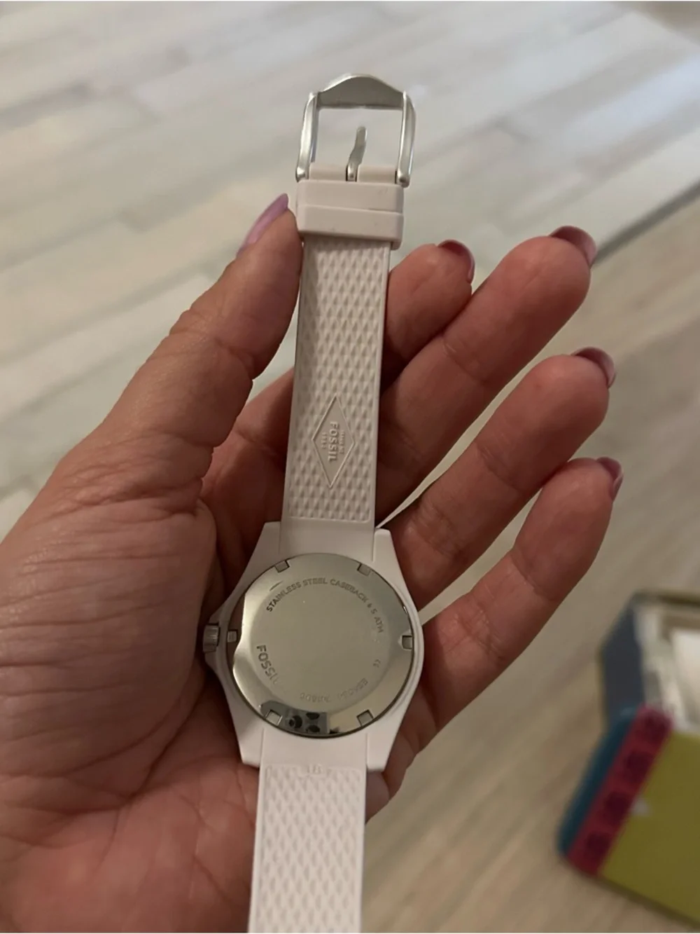 White rubber Fossil watch blue accents ES4064 box included like new condition - Picture 5 of 6
